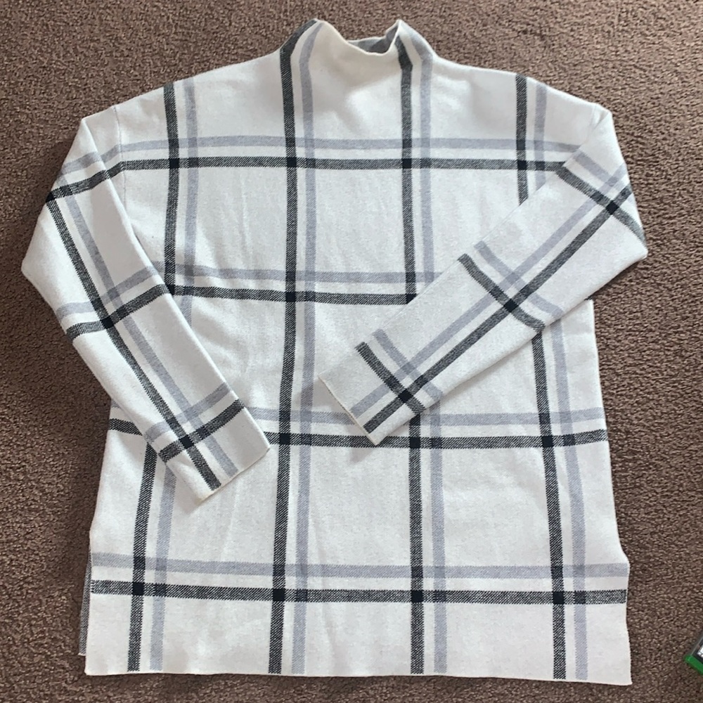 Max Studio Sweater mock kneck